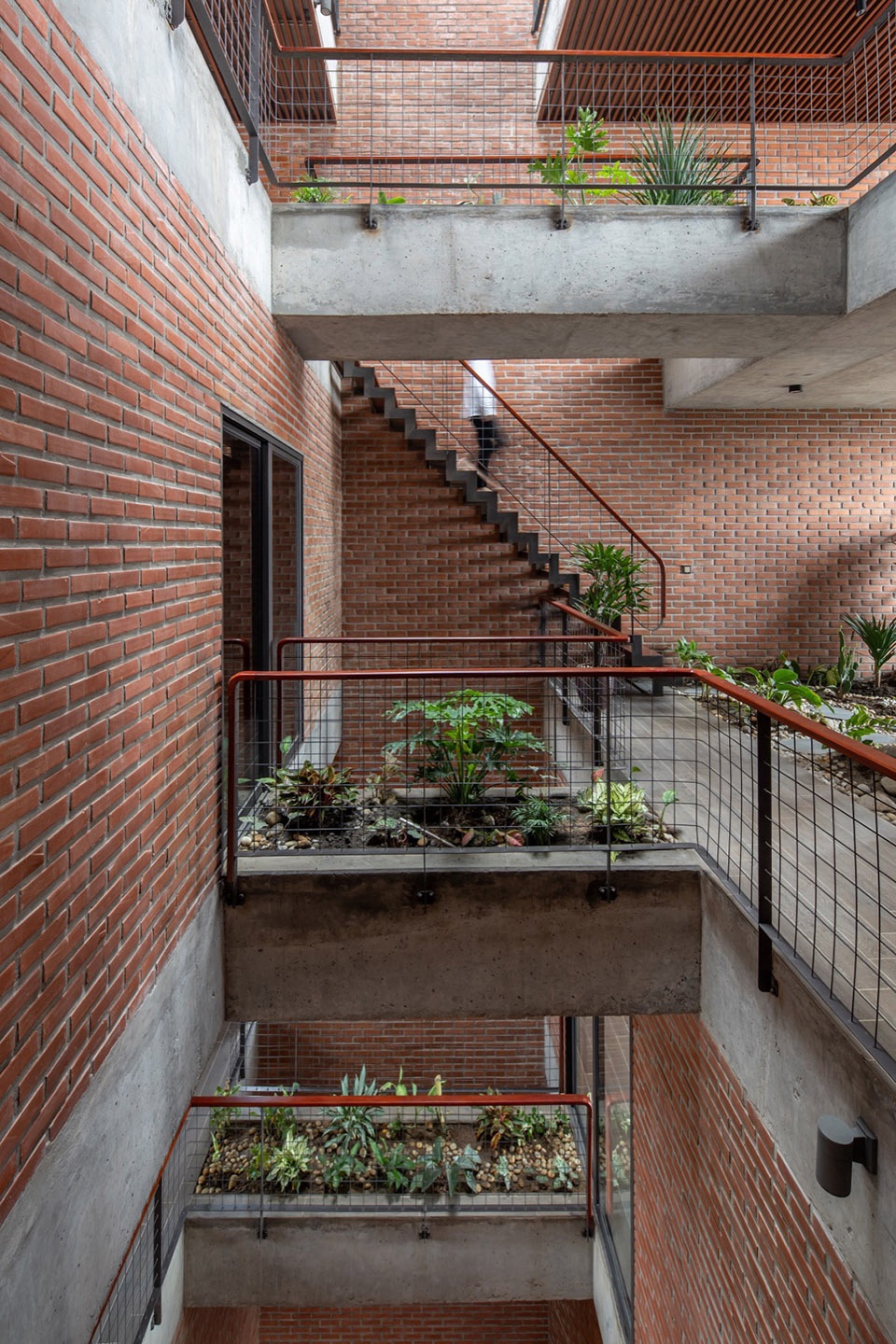TROPICAL FLOW by HP Architects