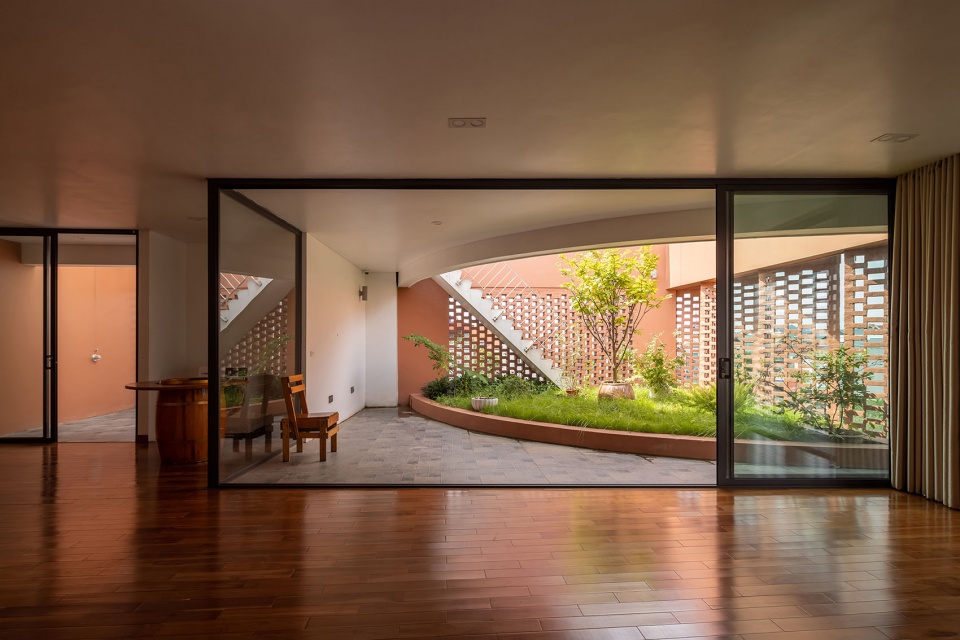 CUBE Creative Usage of Bricks Earth