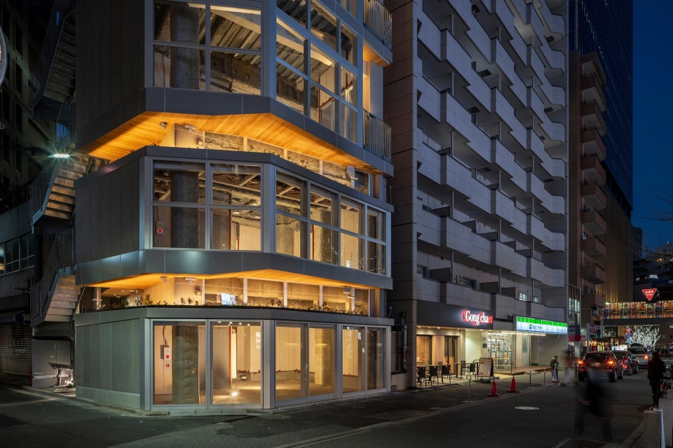 clerestory garden at naka ikebukuro park by key operation inc architects