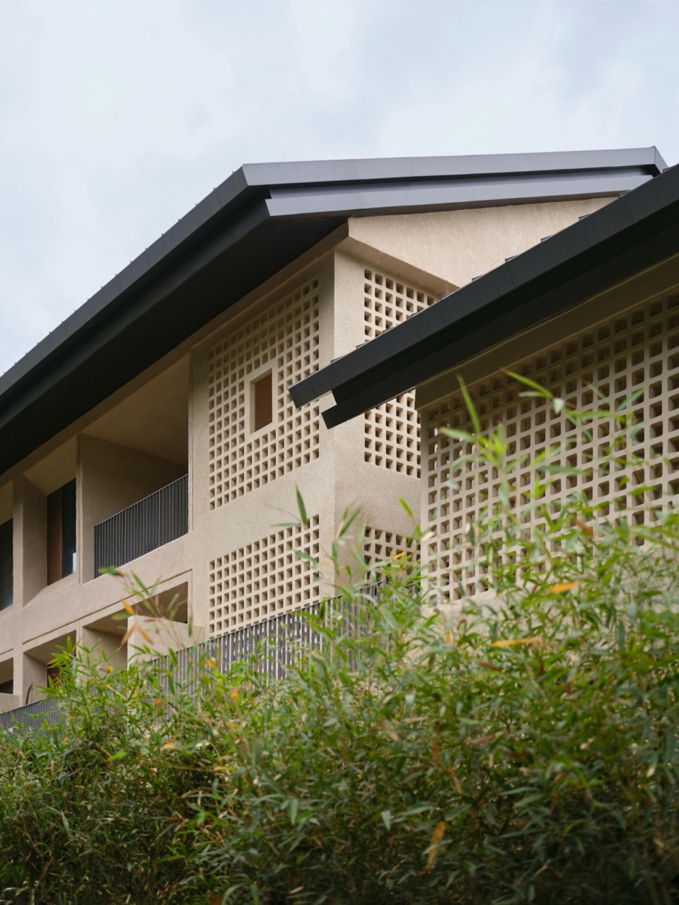 sanshan laichi · xialang valley guesthouse by studio into