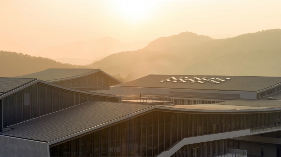 Jiangshan Cultural and Art Center by gad