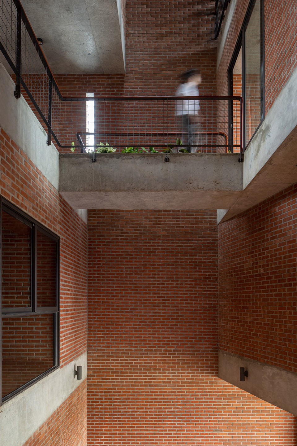 TROPICAL FLOW by HP Architects