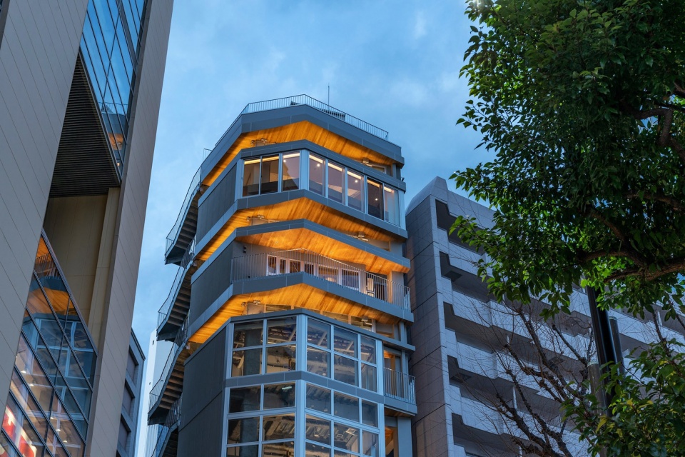 clerestory garden at naka ikebukuro park by key operation inc architects