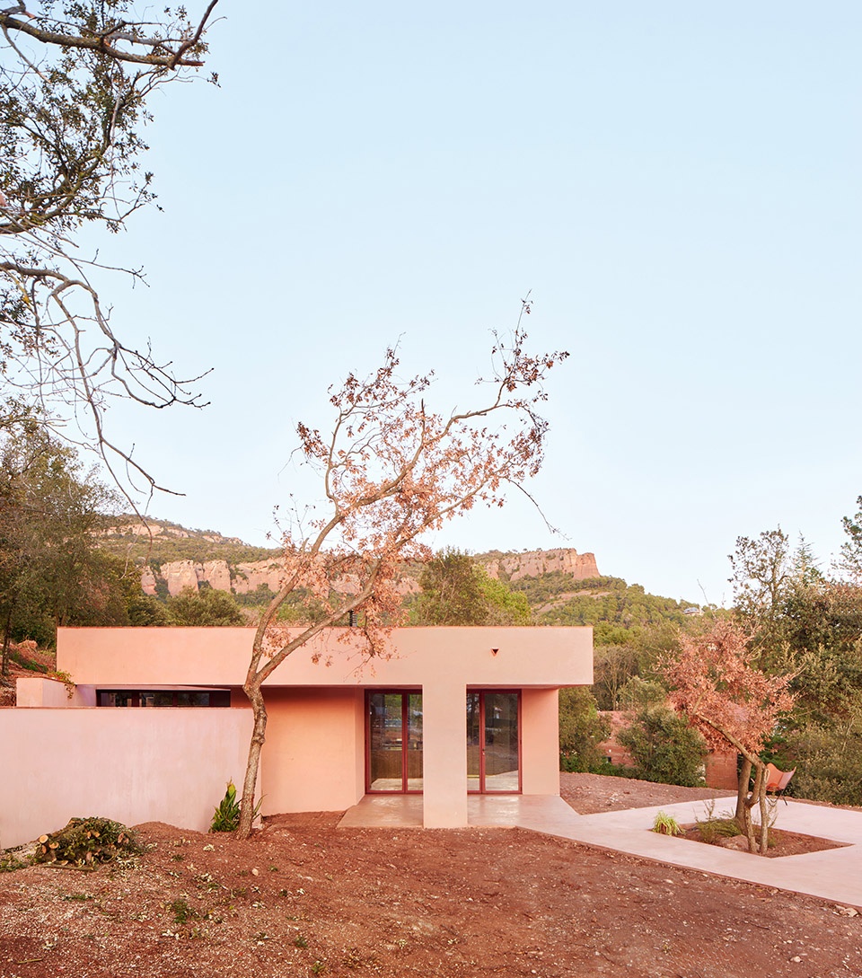 casa sota la mola by twobo arquitectura