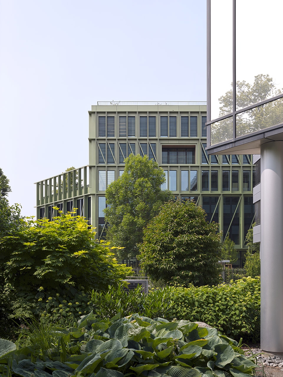 i8 office building by c f moller architects