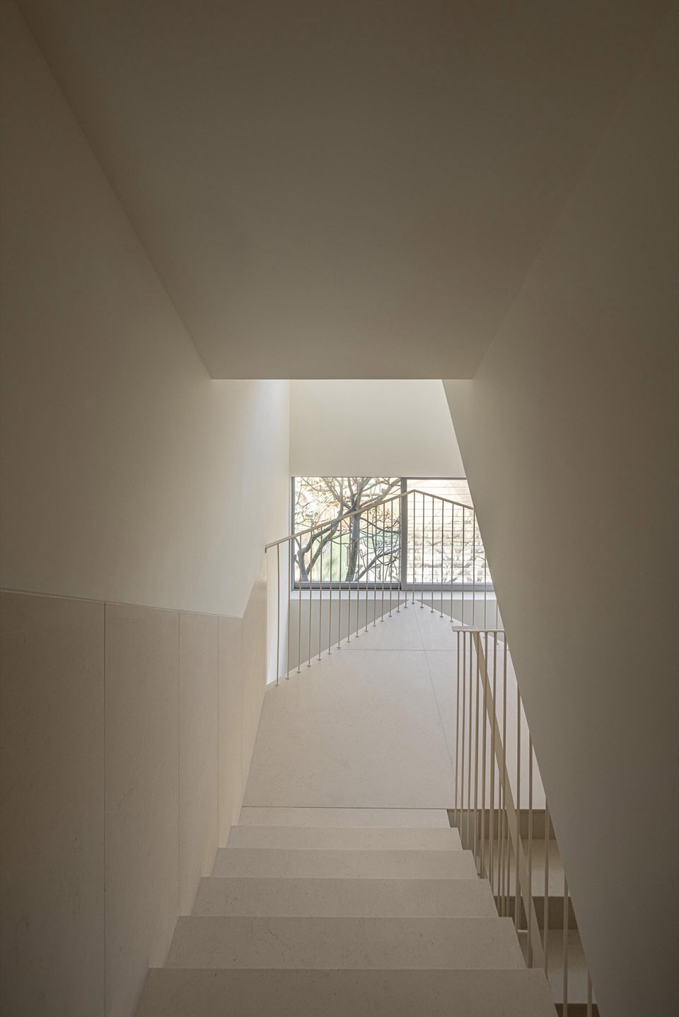 Edifício De Habitacao Multifamiliar Hintze Ribeiro By Helder Da Rocha Arquitectos