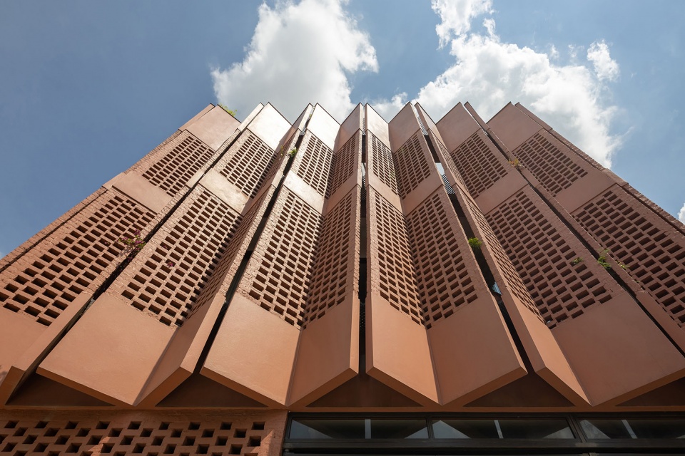 CUBE Creative Usage of Bricks Earth