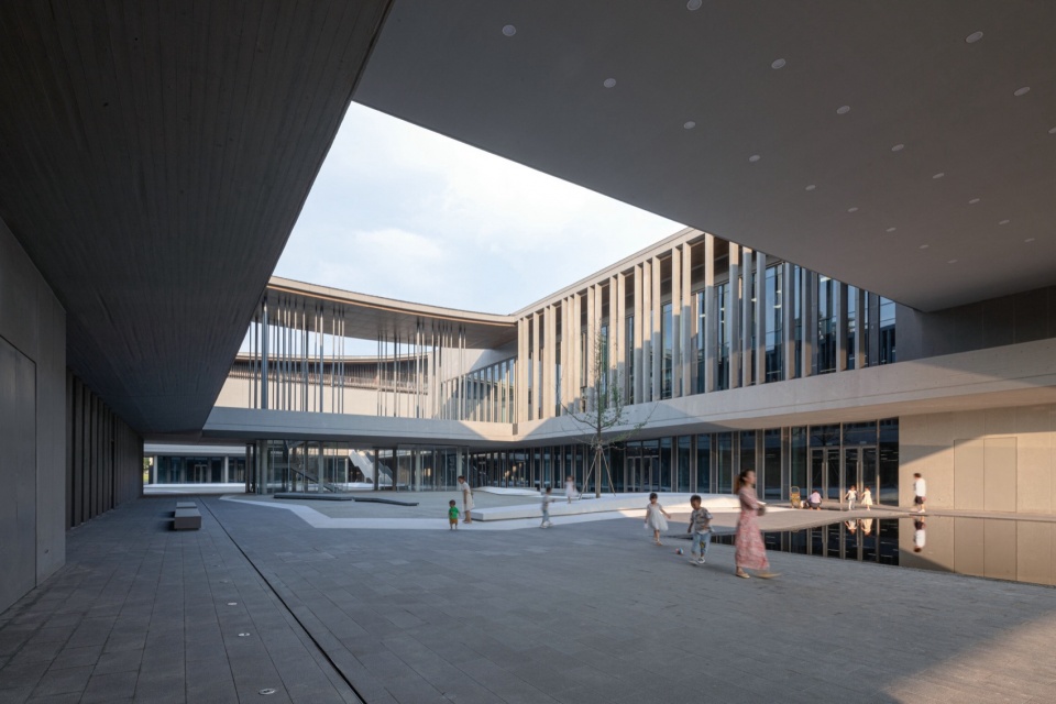 Jiangshan Cultural and Art Center by gad