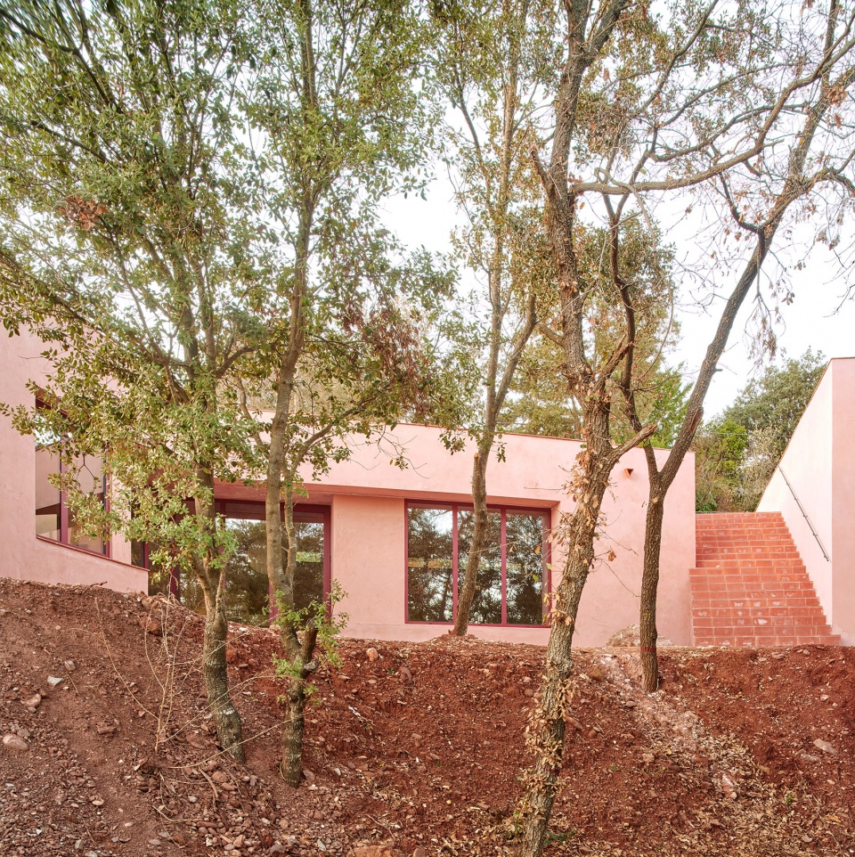 casa sota la mola by twobo arquitectura