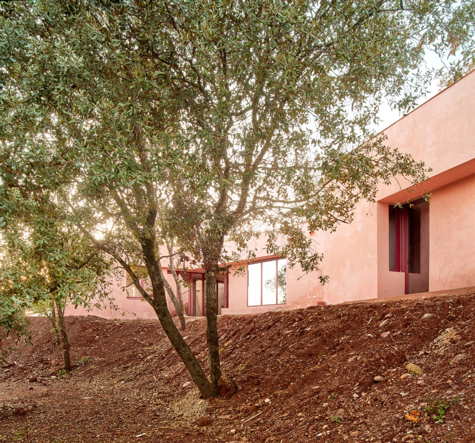 casa sota la mola by twobo arquitectura