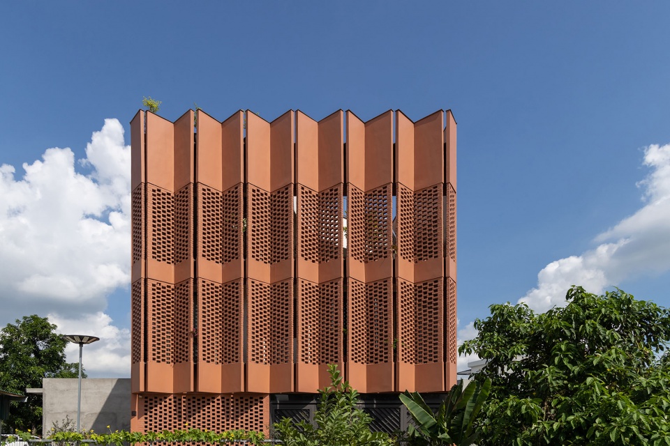 CUBE Creative Usage of Bricks Earth