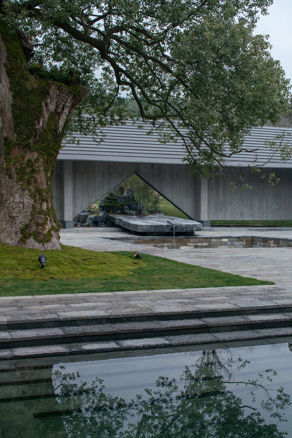Ink Wash Pool by yad studio