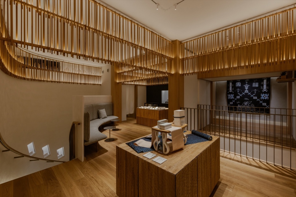 Kayanoya Ginza by Kengo Kuma
