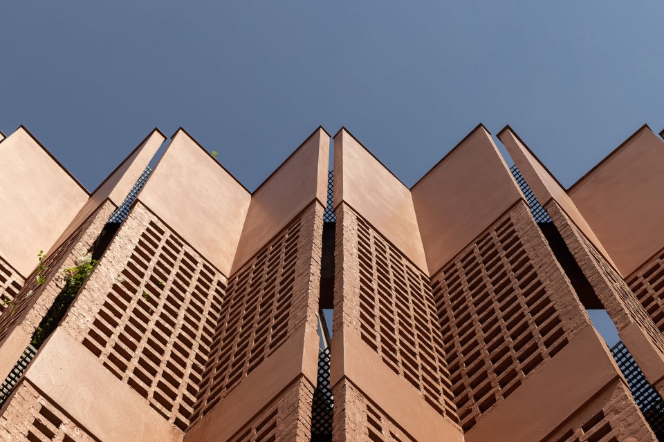 CUBE Creative Usage of Bricks Earth