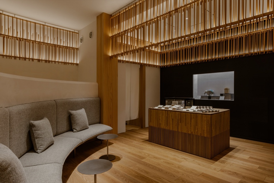 Kayanoya Ginza by Kengo Kuma