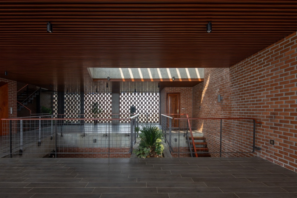TROPICAL FLOW by HP Architects