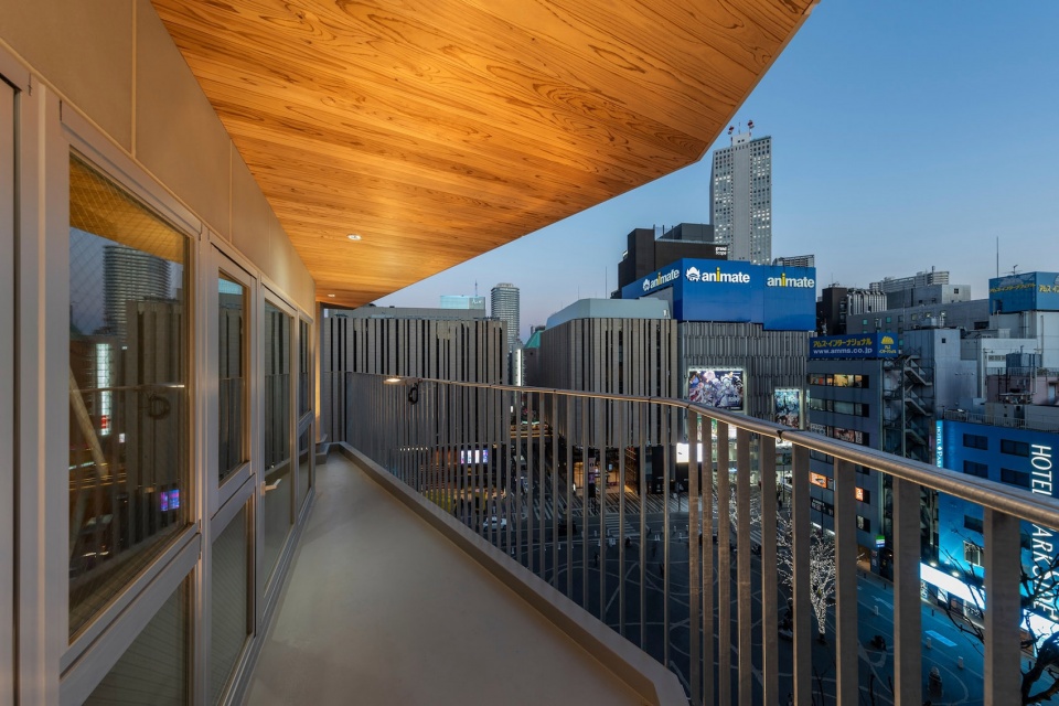 clerestory garden at naka ikebukuro park by key operation inc architects