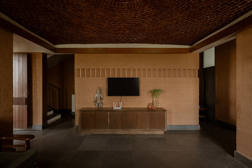 mud house by aagaram architects
