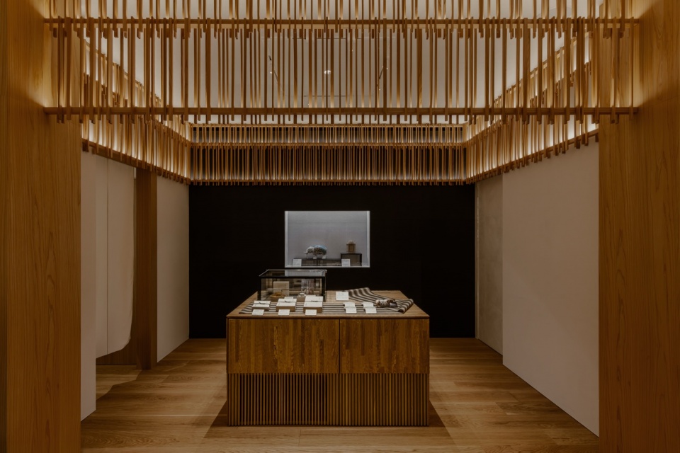 Kayanoya Ginza by Kengo Kuma
