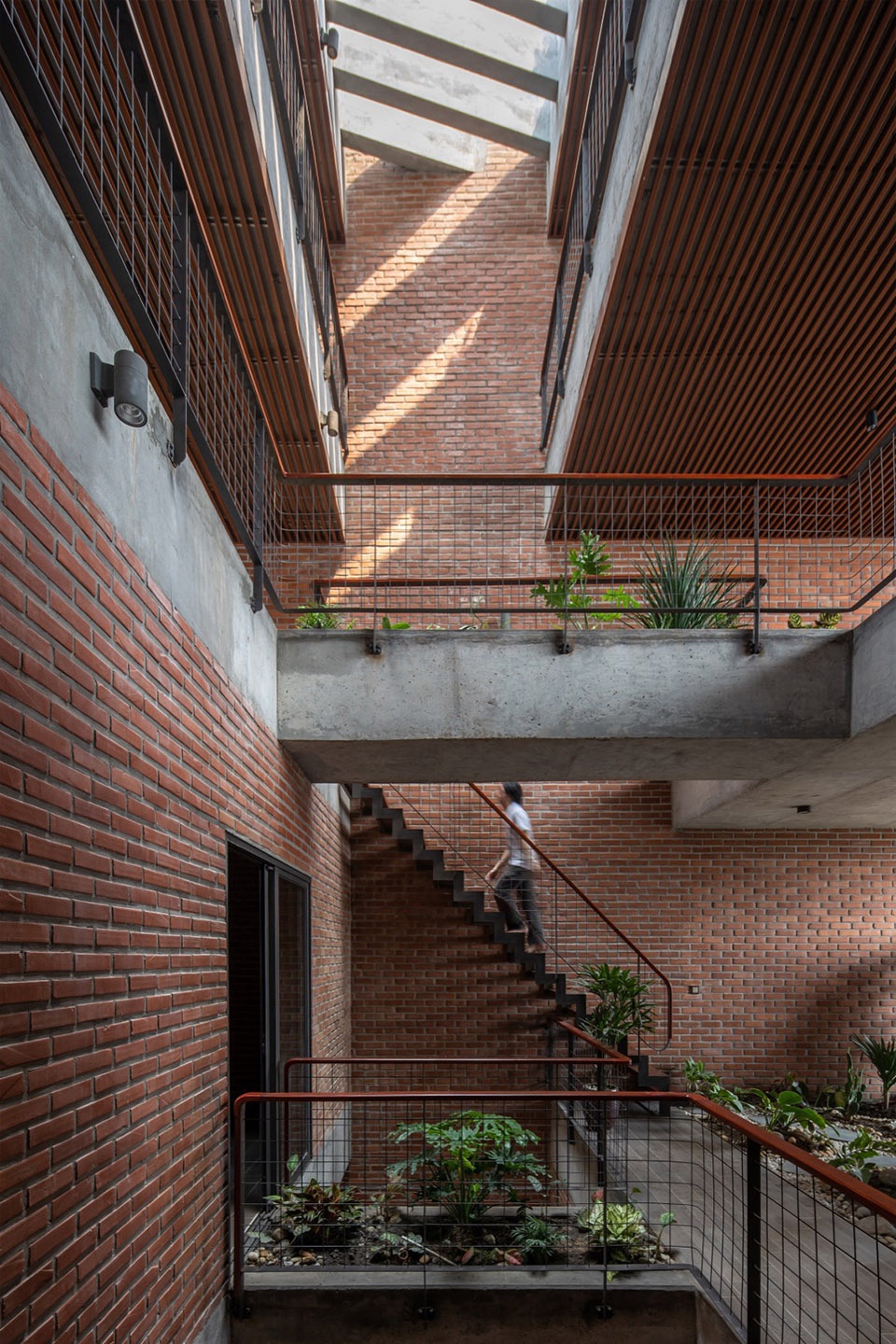 TROPICAL FLOW by HP Architects