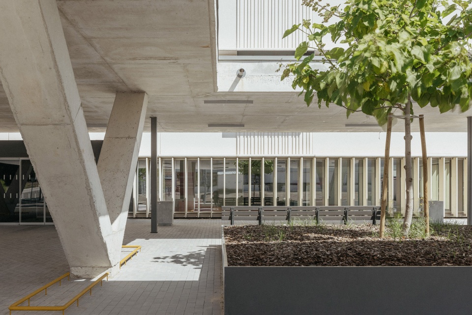 new ontinyent hospital by contell martinez arquitectos