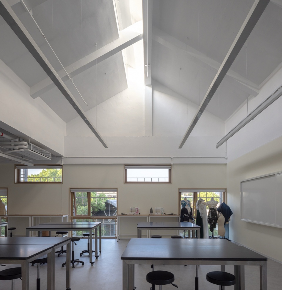 Anna Pao Sohmen Centre at Shanghai YK Pao School by Scenic Architecture Office