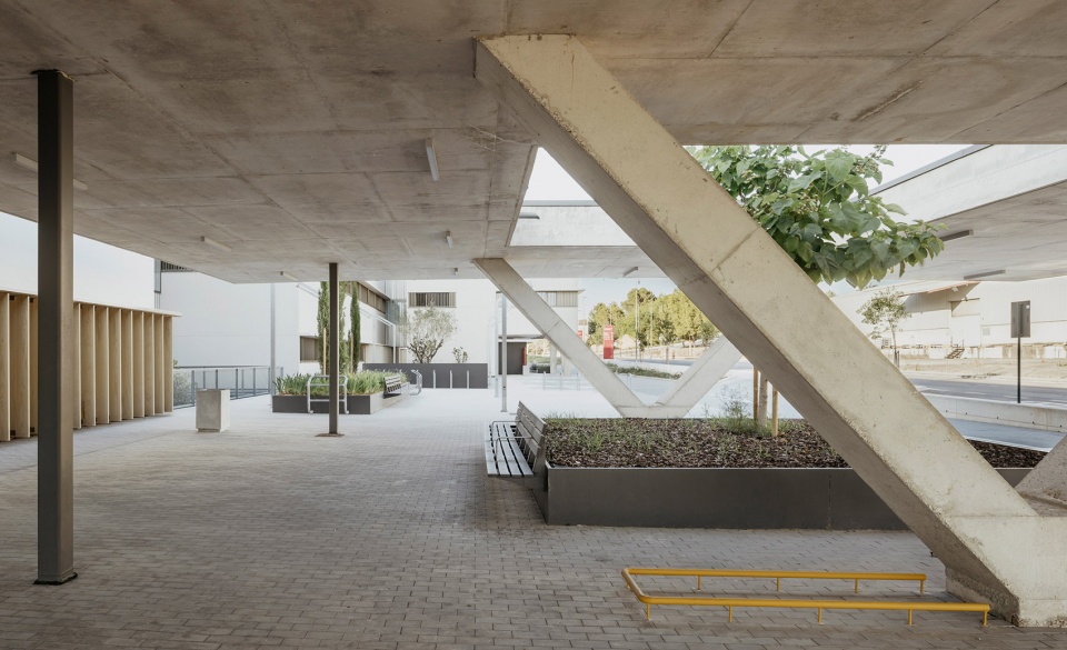 new ontinyent hospital by contell martinez arquitectos