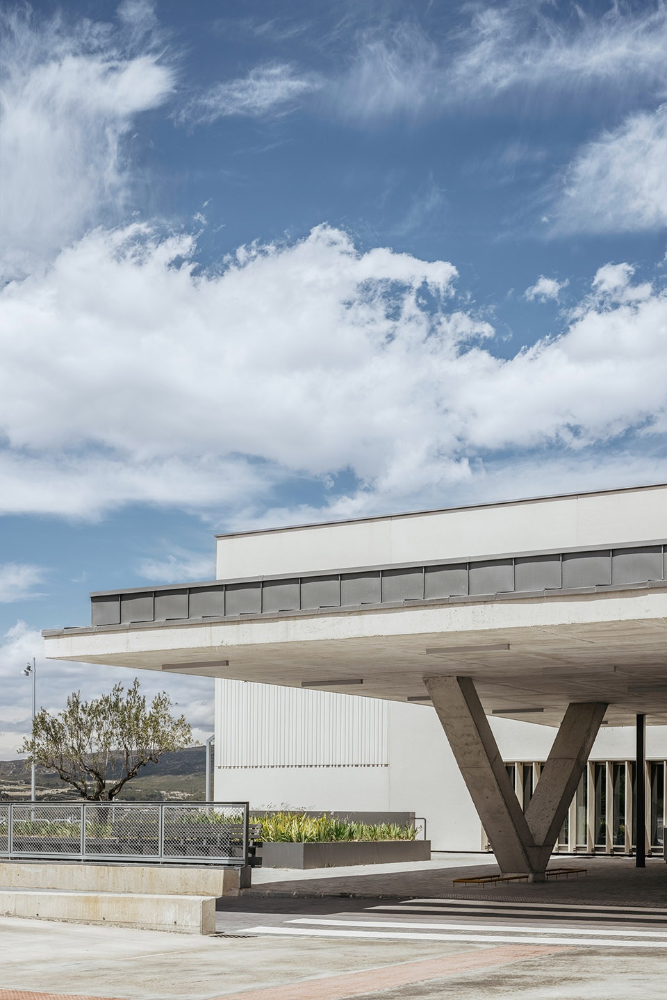 new ontinyent hospital by contell martinez arquitectos