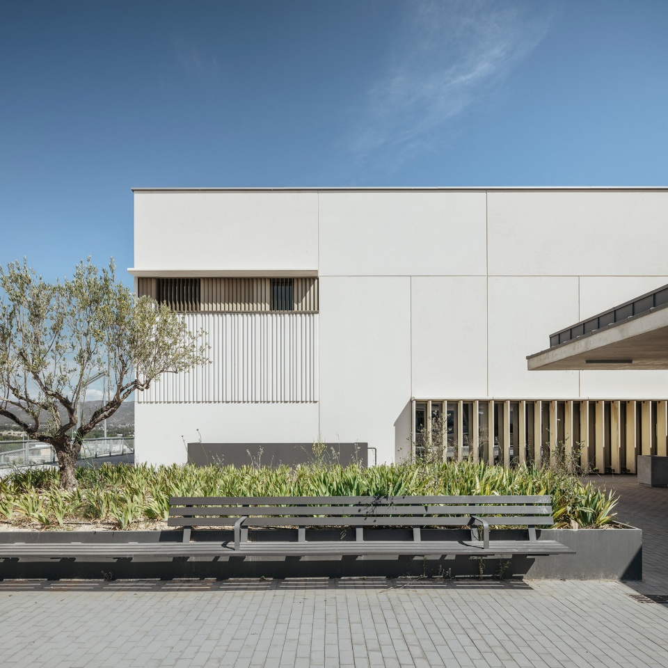 new ontinyent hospital by contell martinez arquitectos