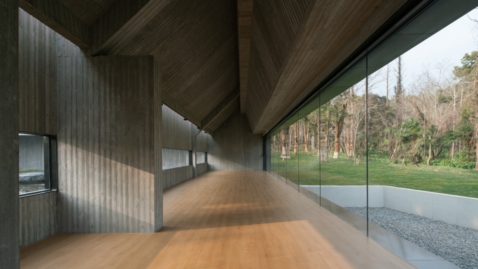 Ink Wash Pool by yad studio