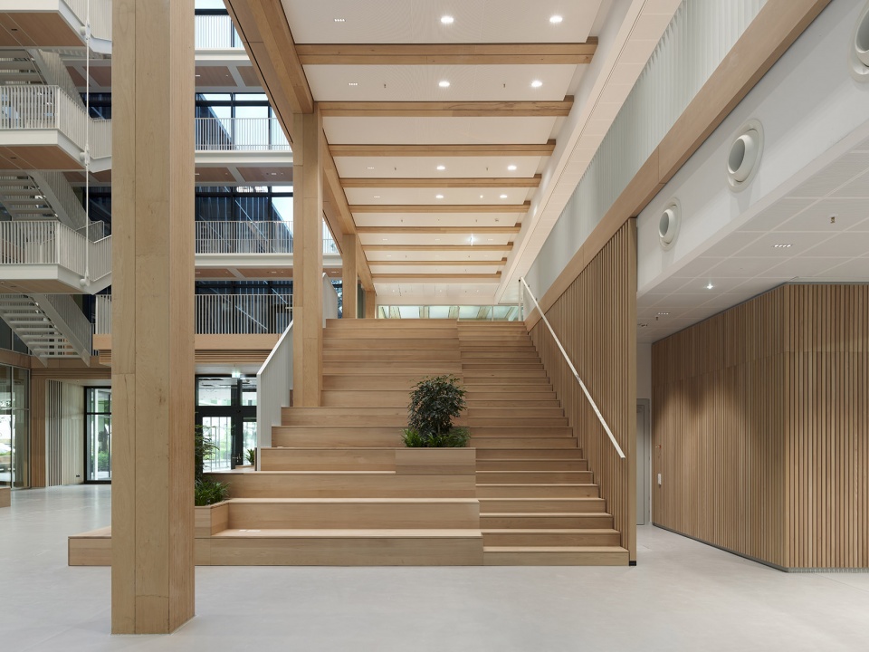 i8 office building by c f moller architects