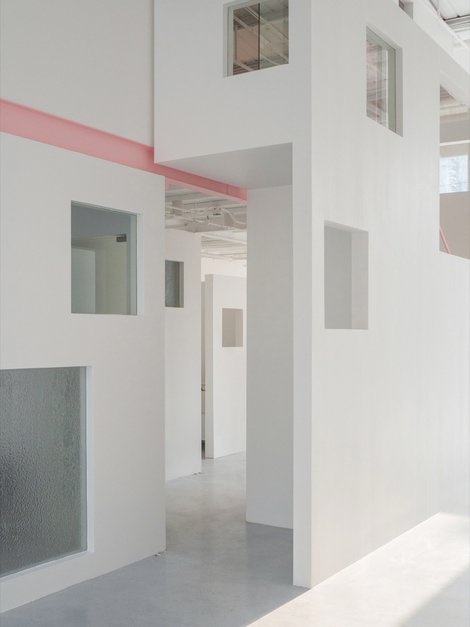 apelron contemporary by aether architects archigress