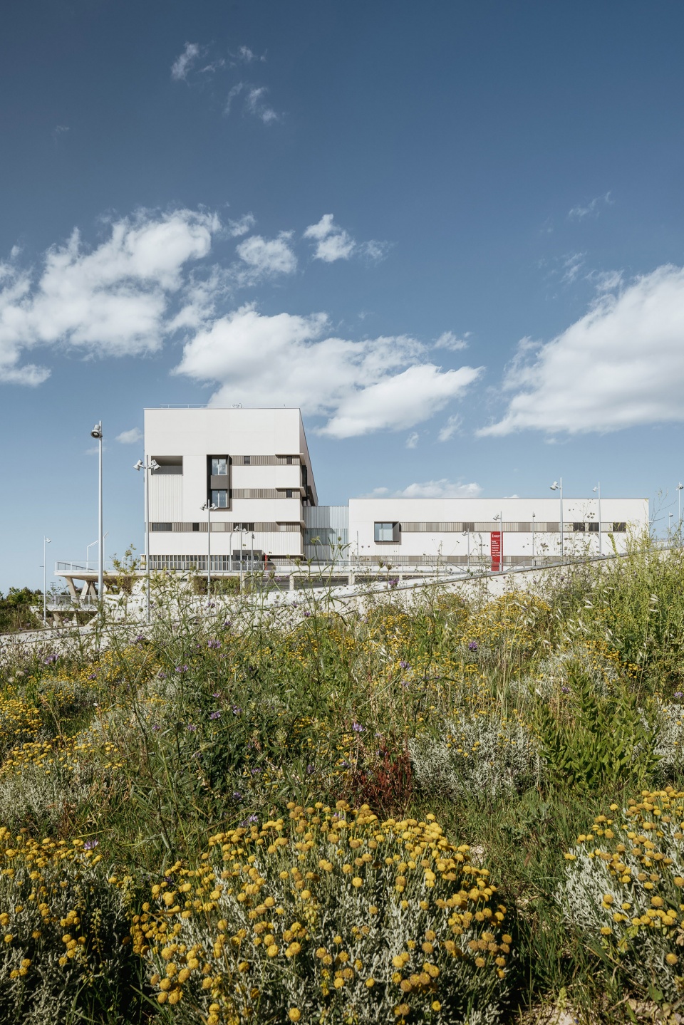 new ontinyent hospital by contell martinez arquitectos