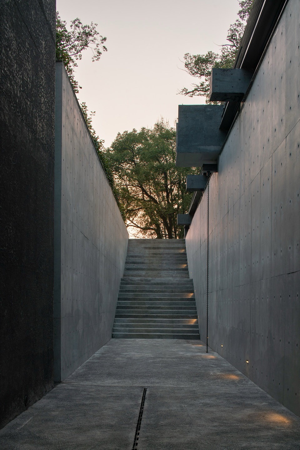 Ink Wash Pool by yad studio
