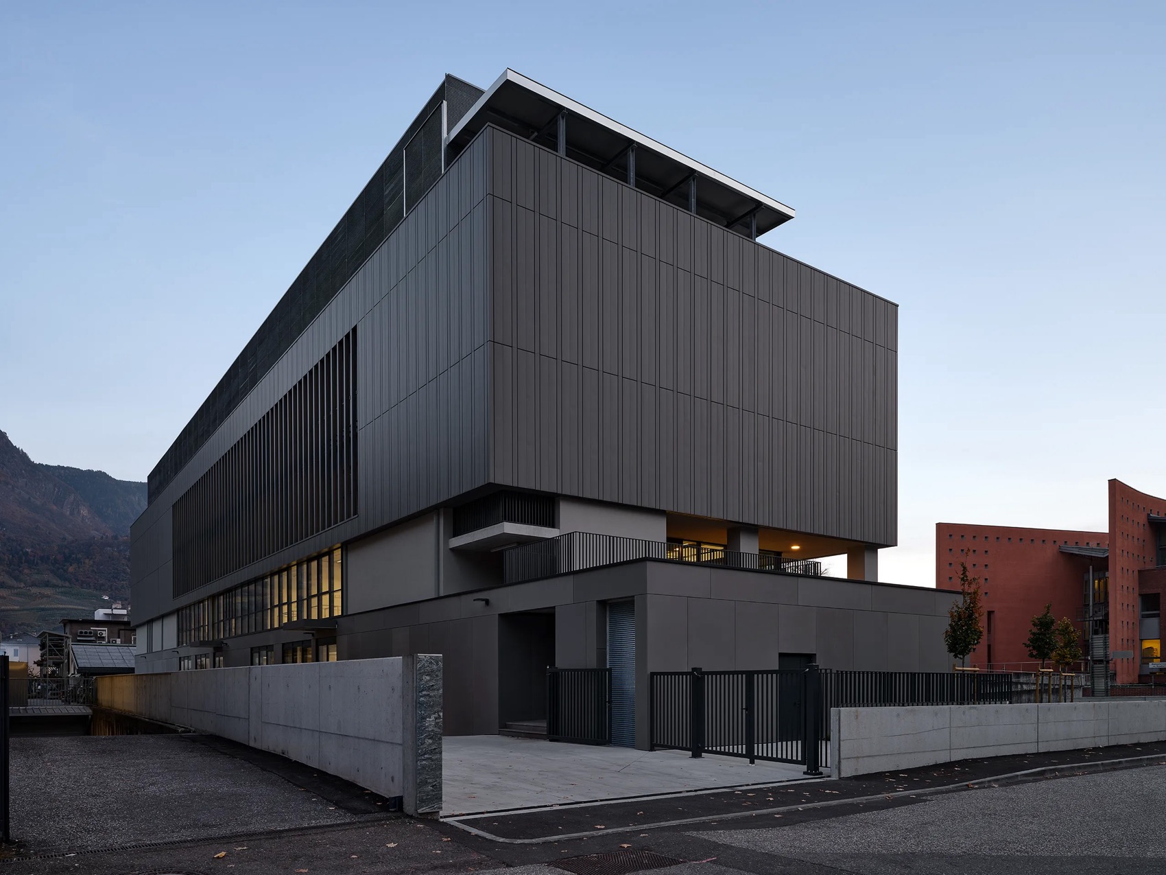 Marconi Levinas school