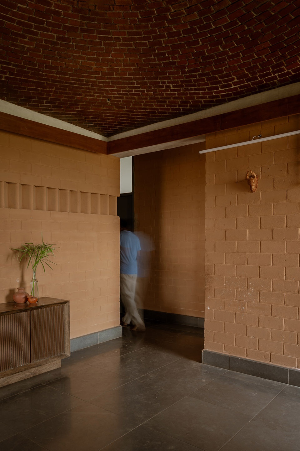mud house by aagaram architects