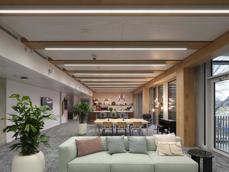 i8 office building by c f moller architects
