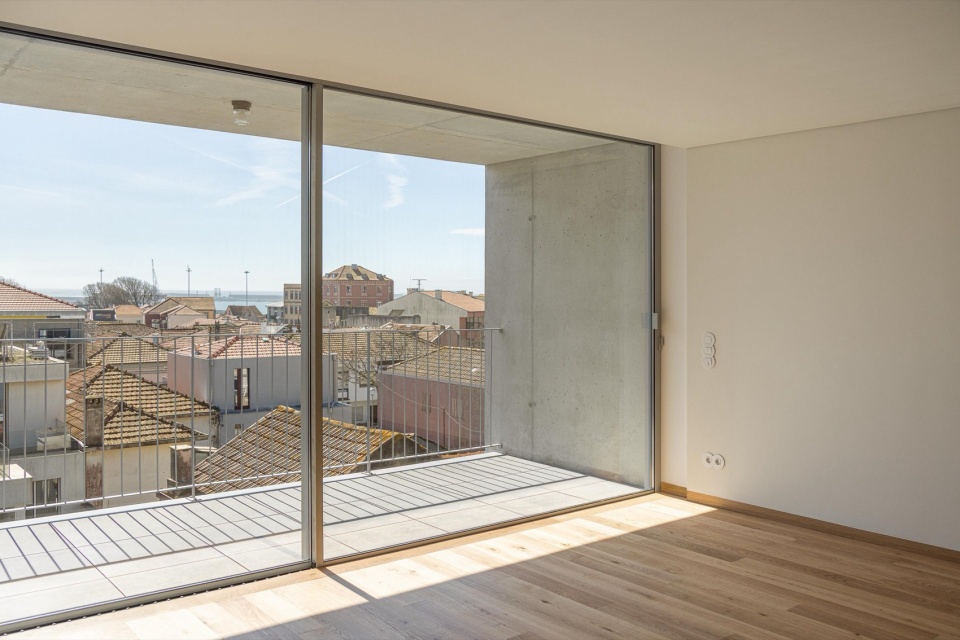 Edifício De Habitacao Multifamiliar Hintze Ribeiro By Helder Da Rocha Arquitectos