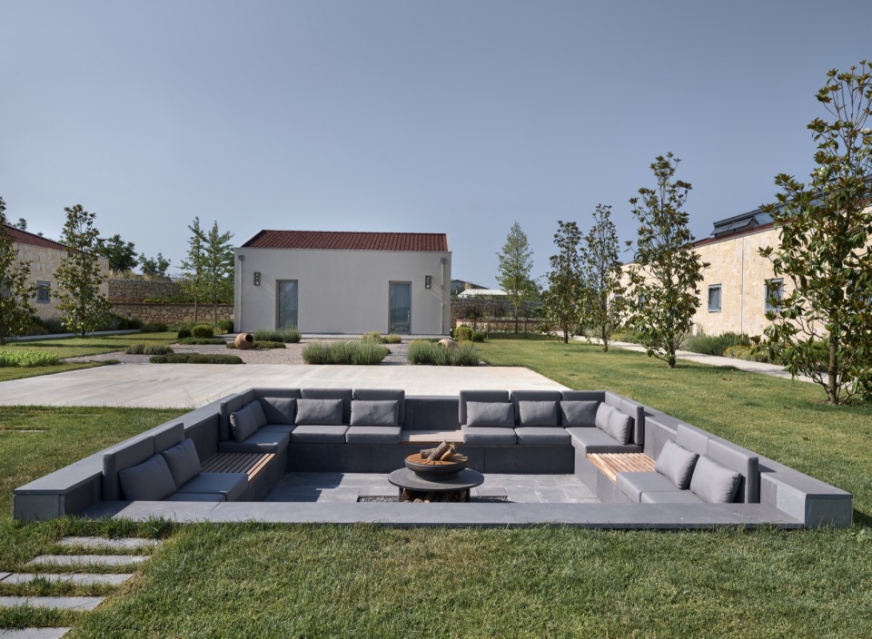 hara seher by equine design studio