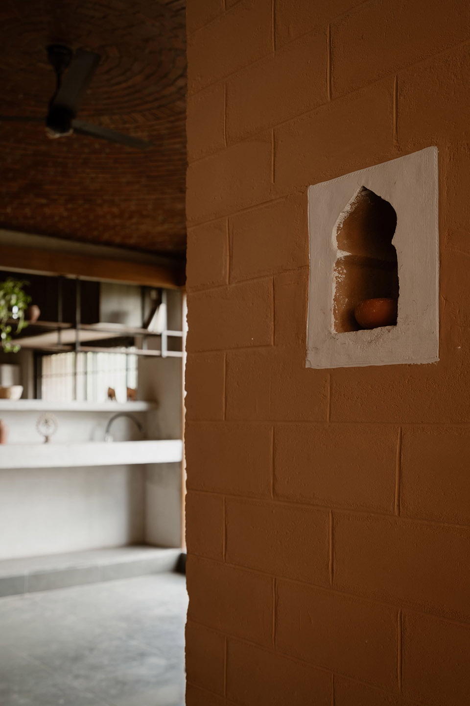 mud house by aagaram architects