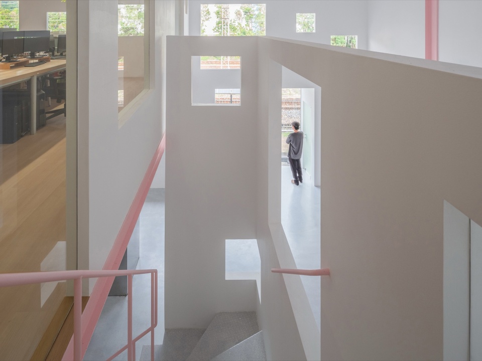 apelron contemporary by aether architects archigress