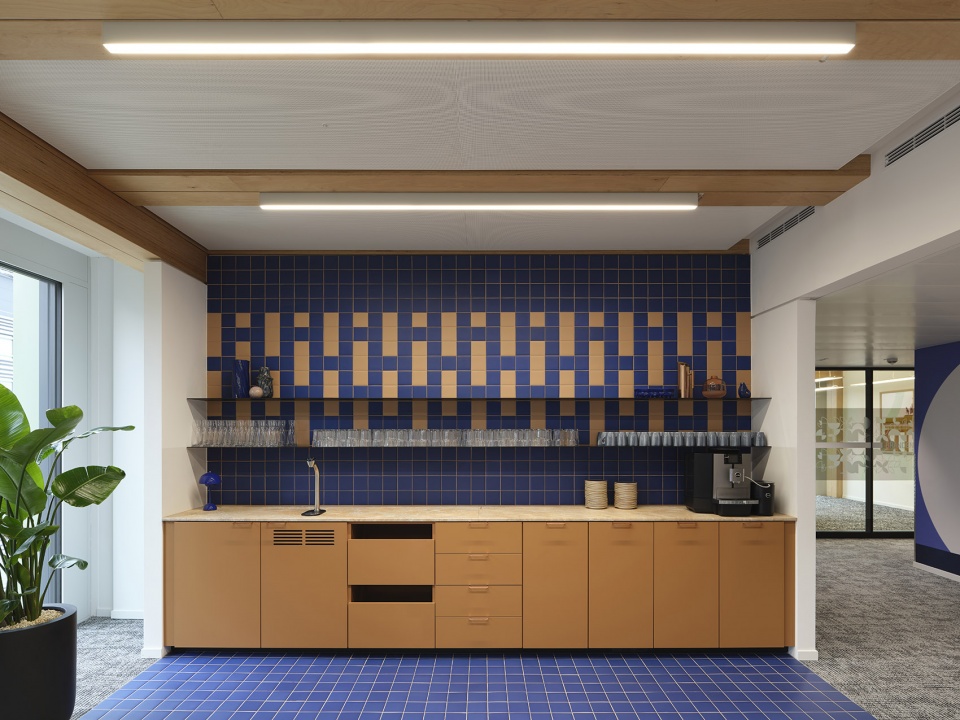 i8 office building by c f moller architects
