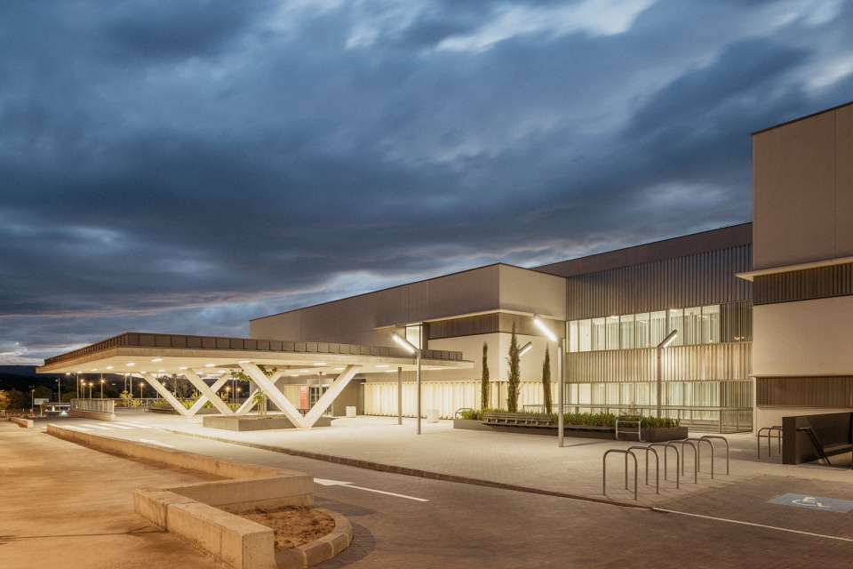 new ontinyent hospital by contell martinez arquitectos