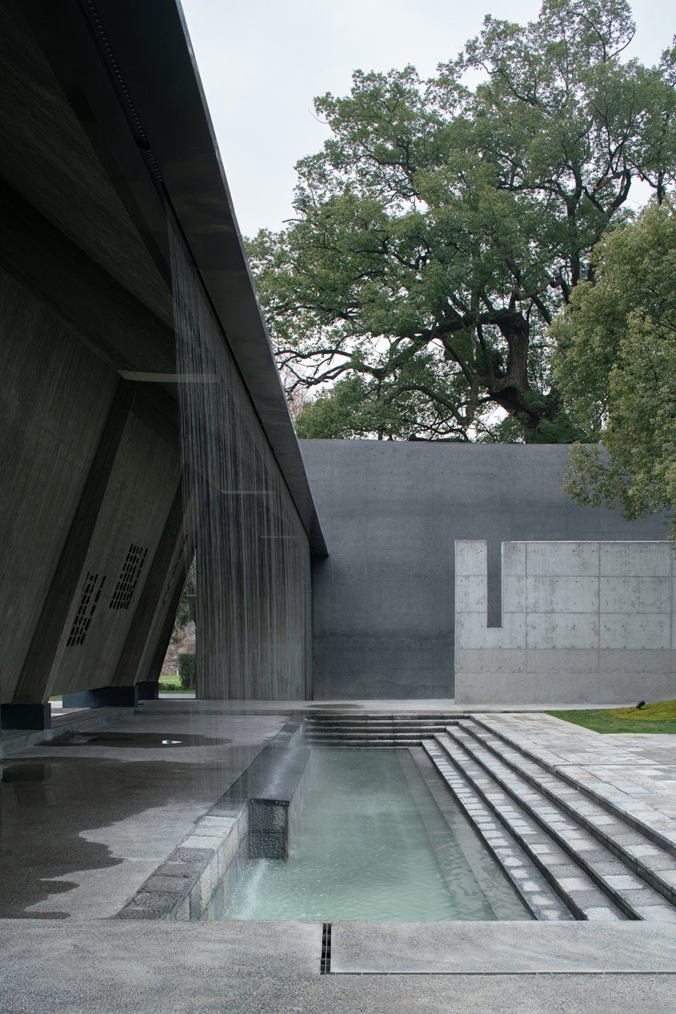 Ink Wash Pool by yad studio