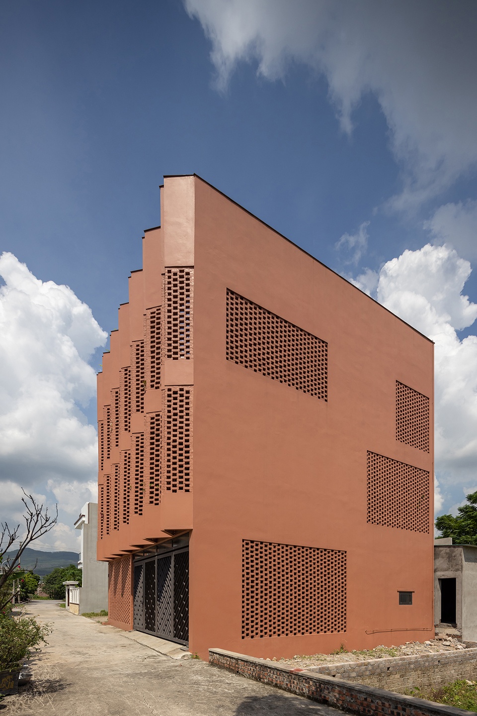 CUBE Creative Usage of Bricks Earth