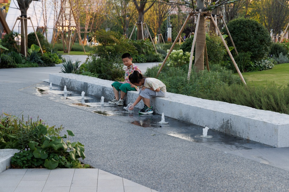 xuzhou vanke yanyujian park by roxin design