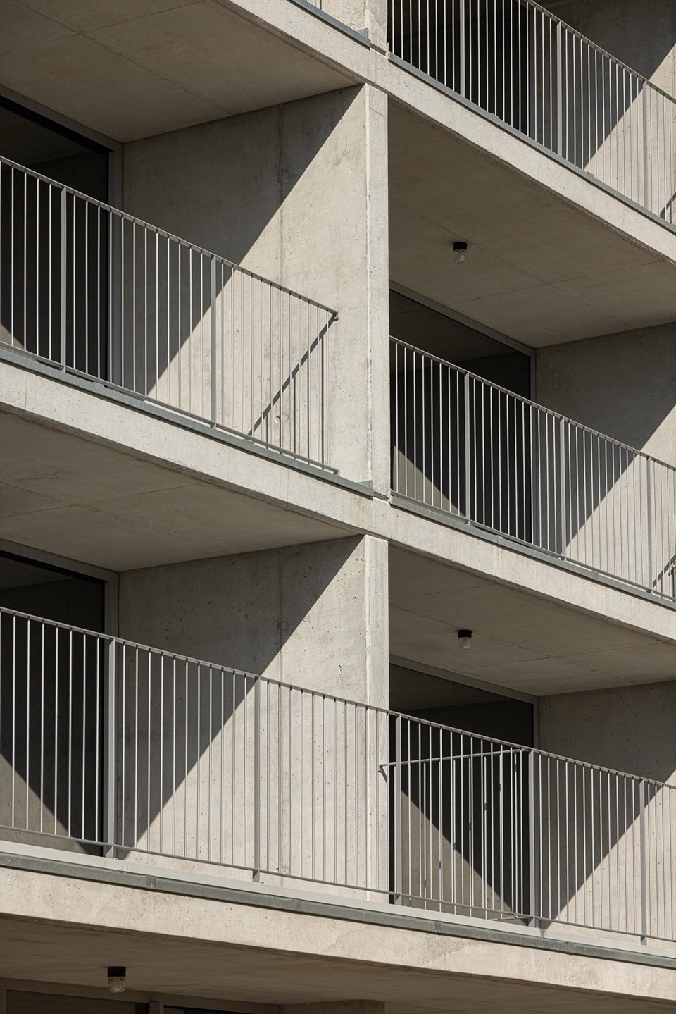 Edifício De Habitacao Multifamiliar Hintze Ribeiro By Helder Da Rocha Arquitectos
