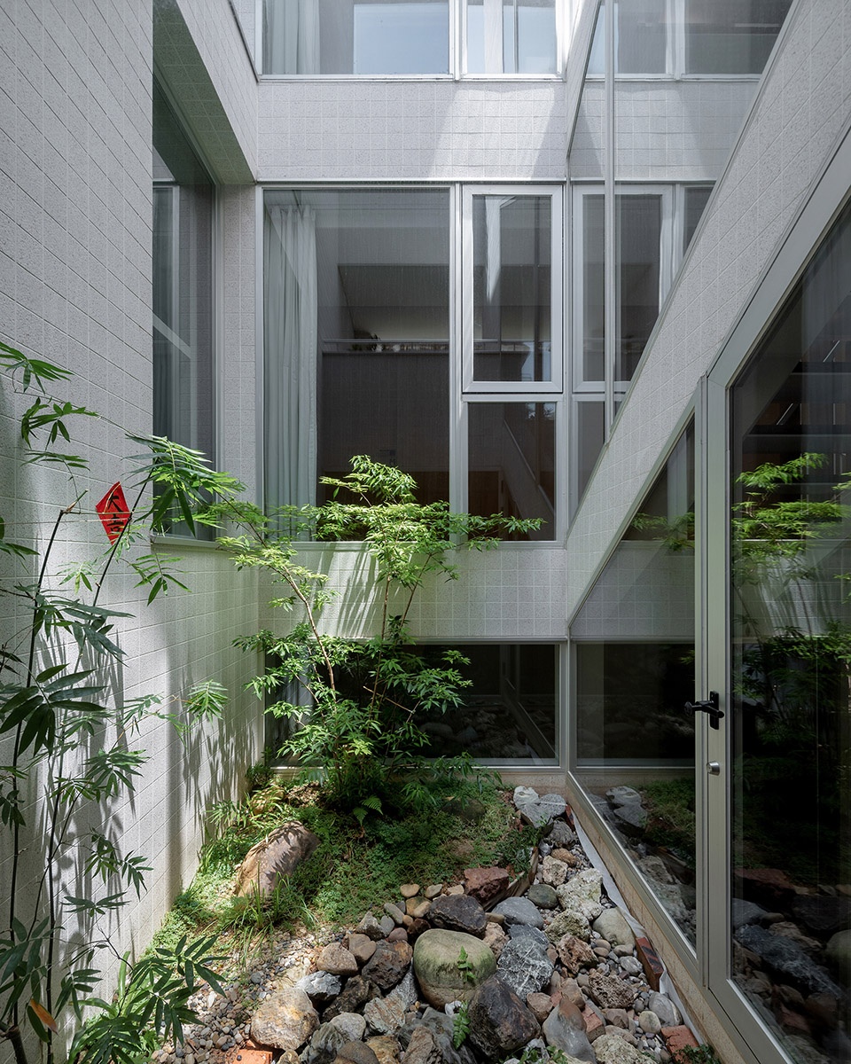 renovation of homestead land in shenzhen shajing by mozhao architects