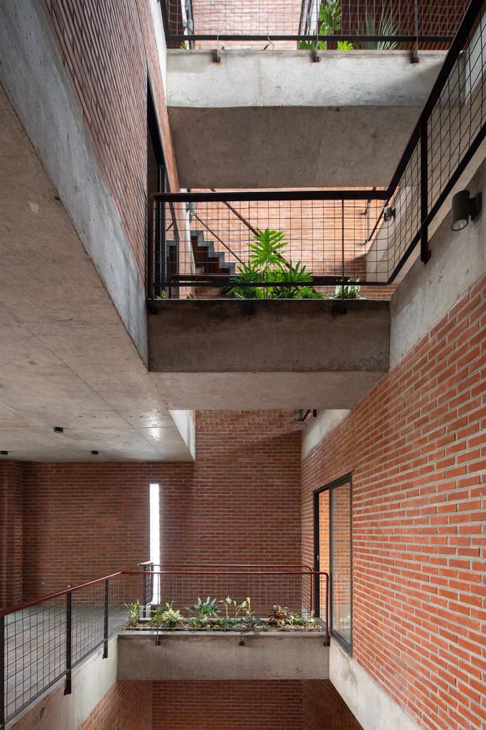 TROPICAL FLOW by HP Architects