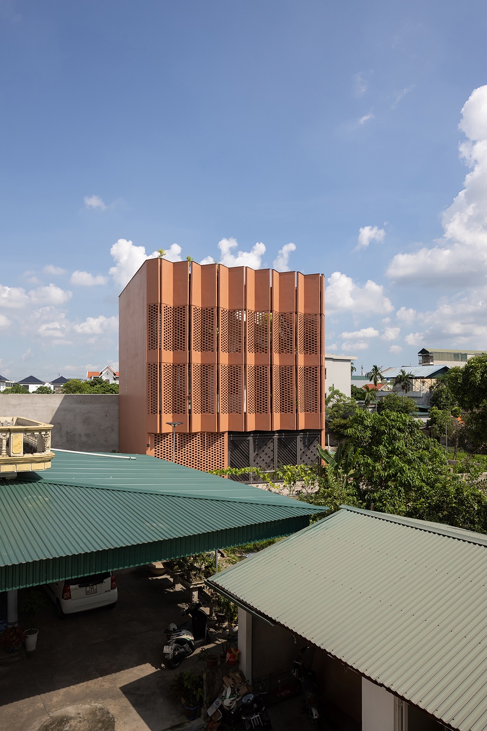 CUBE Creative Usage of Bricks Earth